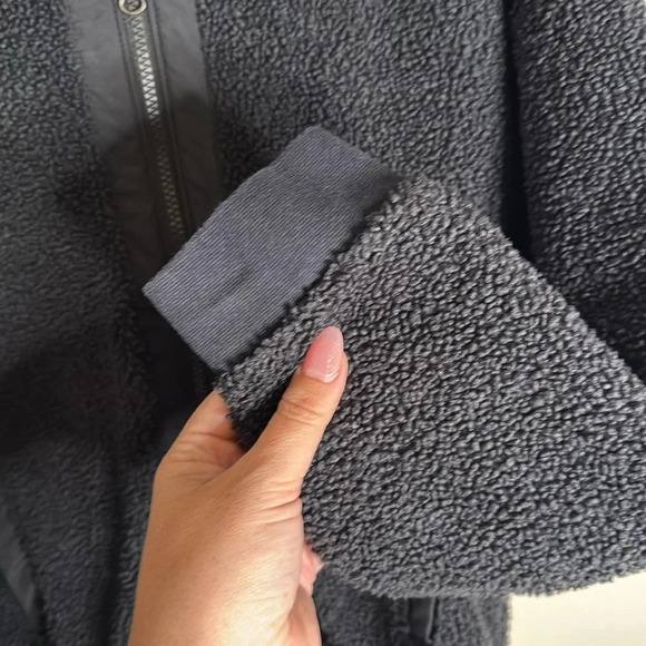 Nike Black Faux Sherpa Zip Up Hooded Jacket Size Large - Picture 4 of 5